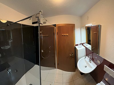Badezimmer im Appartement 1